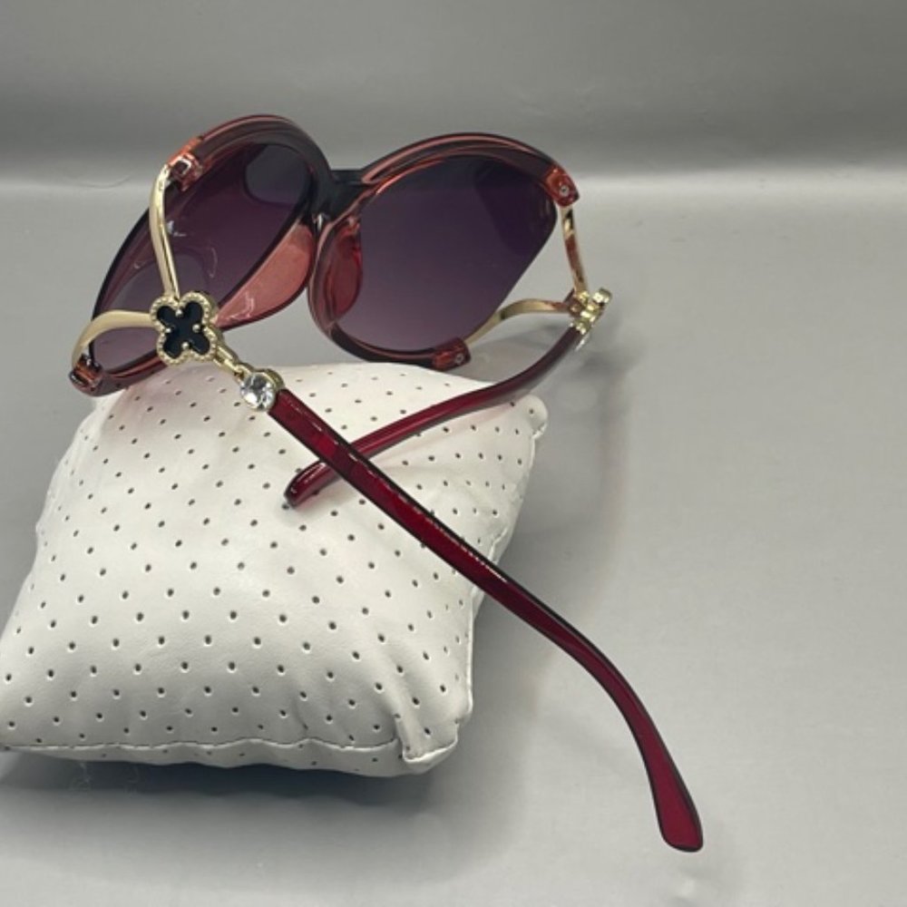 TWO New Women's Sunglass set - Picture 6 of 12
